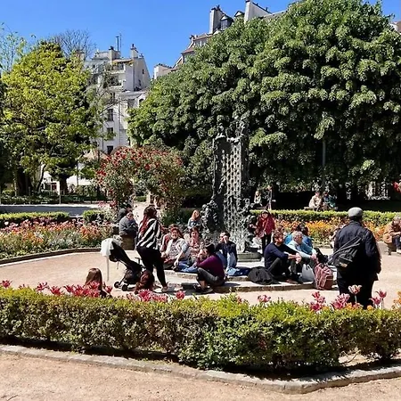 Serenity, Meditation At Notre Dame Appartamento